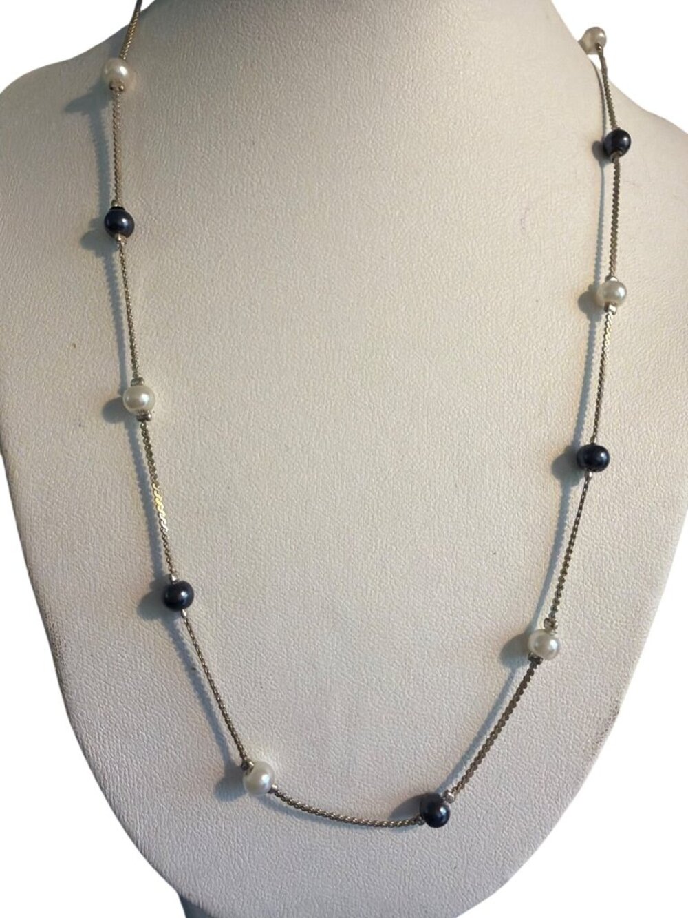 Vintage Worthington Silver Tone Chain Necklace Faux Pearl White Black 18" Estate